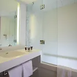 مركيور سنتر فندق 4*