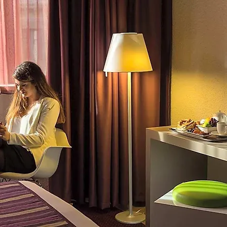 Отель Mercure Centre 4*