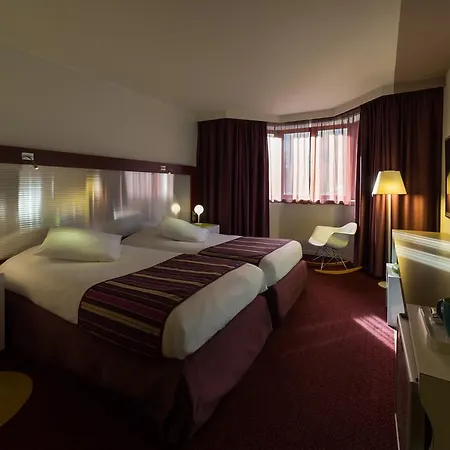 فندق مركيور سنتر 4*